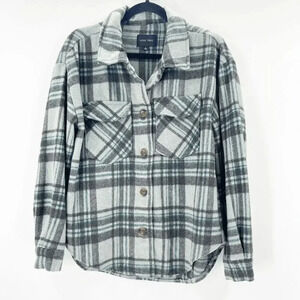 Love Tree Button Up Shacket Shirt Jacket Womens Size S Green Plaid Flannel